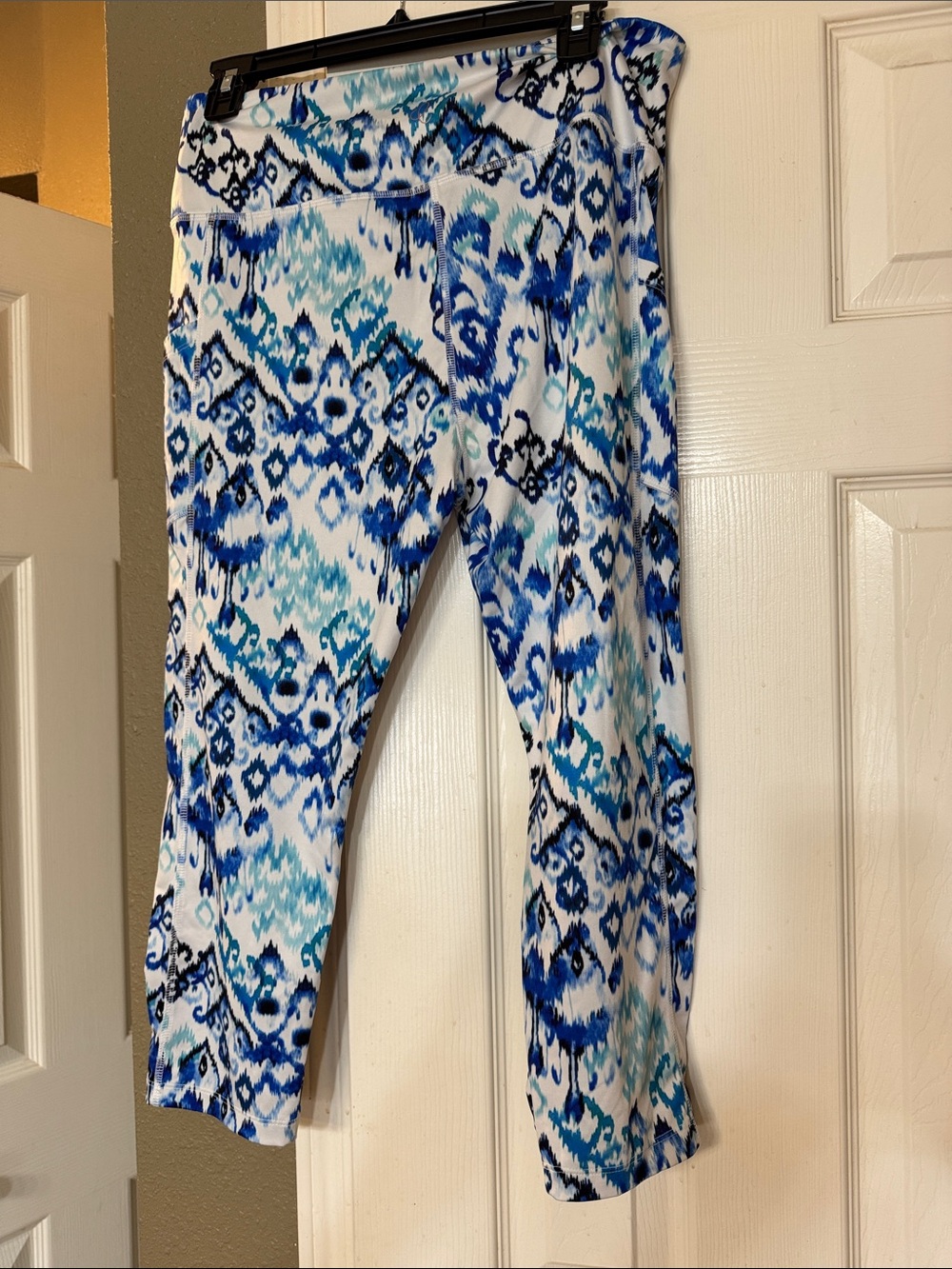 Blue Ikat Capri Leggings - Women's Stretch Pull-On